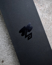 Charger l'image dans la galerie, Kagatobi Yamahai Junmai Daiginjo Ikazuchi - 加賀鳶 山廃純米大吟醸 いかづち 0,72L