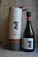 Charger l'image dans la galerie, Matsunotsukasa Daiginjo Ultimus - 松の司 大吟醸 Ultimus 0,72L